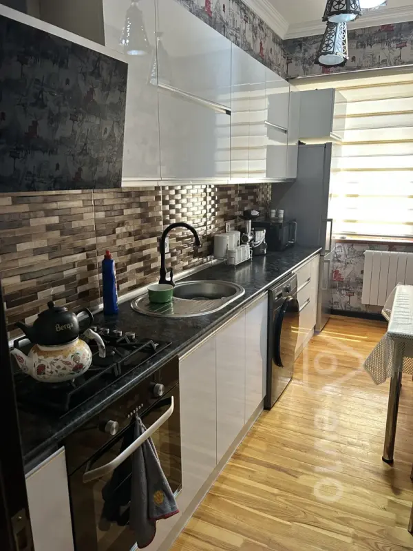 Kirayə verilir 2 otaqlı yeni tikili 76 m²