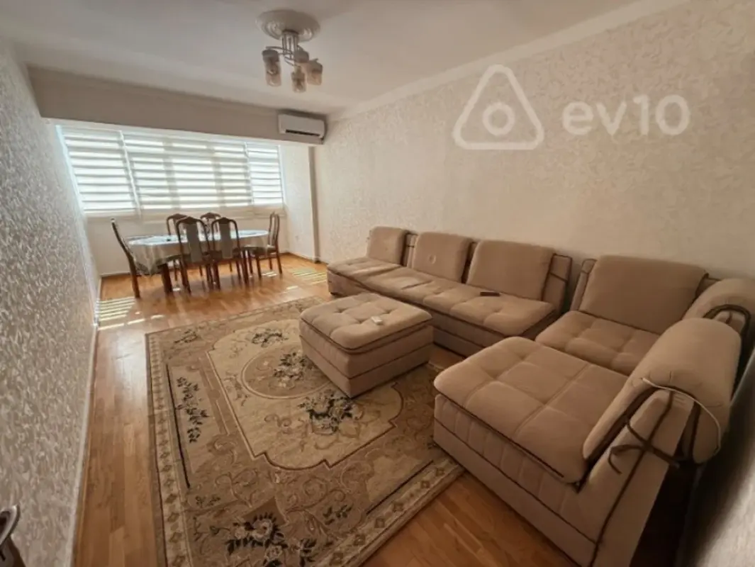 Kirayə verilir 2 otaqlı köhnə tikili 70 m²