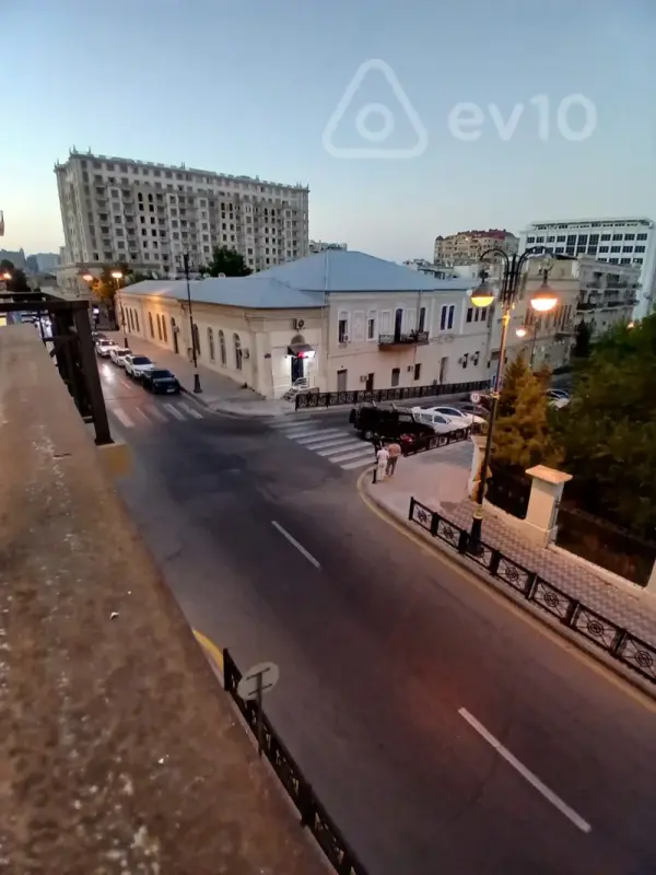 Satılır 2 otaqlı köhnə tikili 58 m²