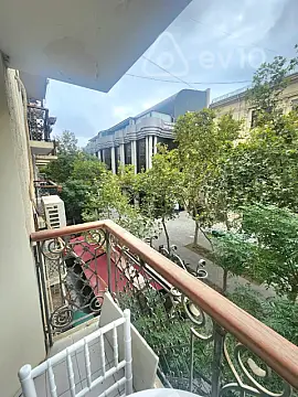 Kirayə verilir 2 otaqlı köhnə tikili 70 m² — Bakı, Səbail 2 otaq 70.00 m²