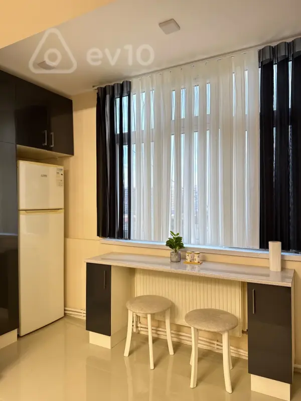 Kirayə verilir 3 otaqlı köhnə tikili 80 m²