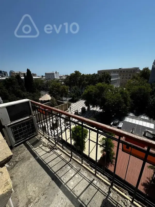 Kirayə verilir mənzil 140 m²