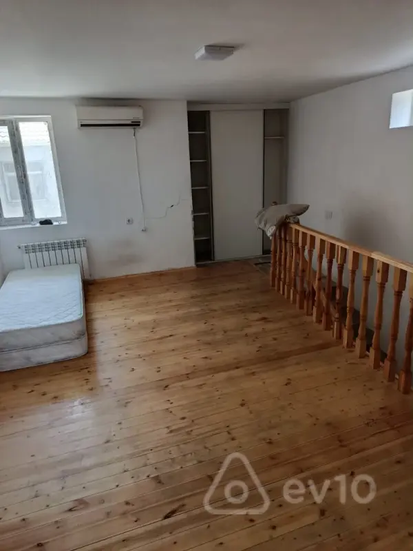 Kirayə verilir 1 otaqlı həyət evi 60 m²