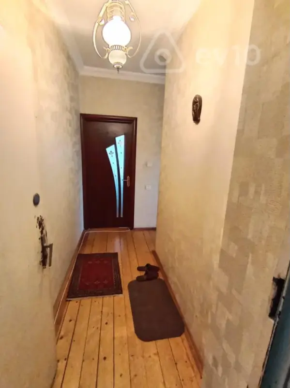 Satılır 1 otaqlı köhnə tikili 45 m²