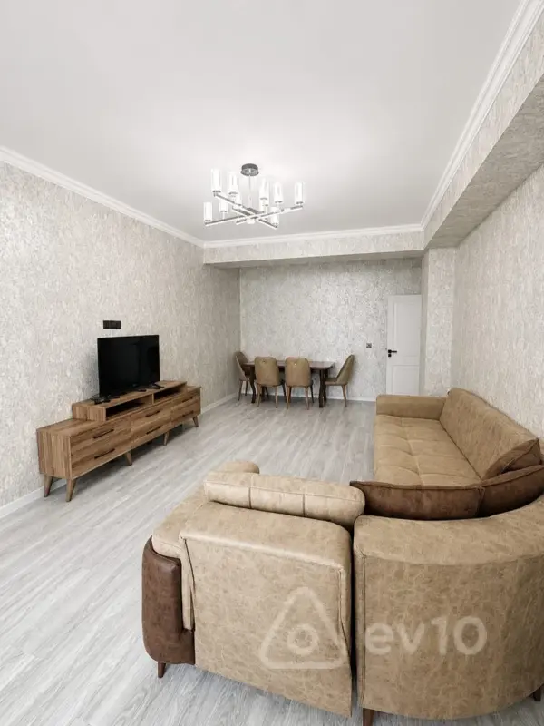 Kirayə verilir 2 otaqlı yeni tikili 75 m²