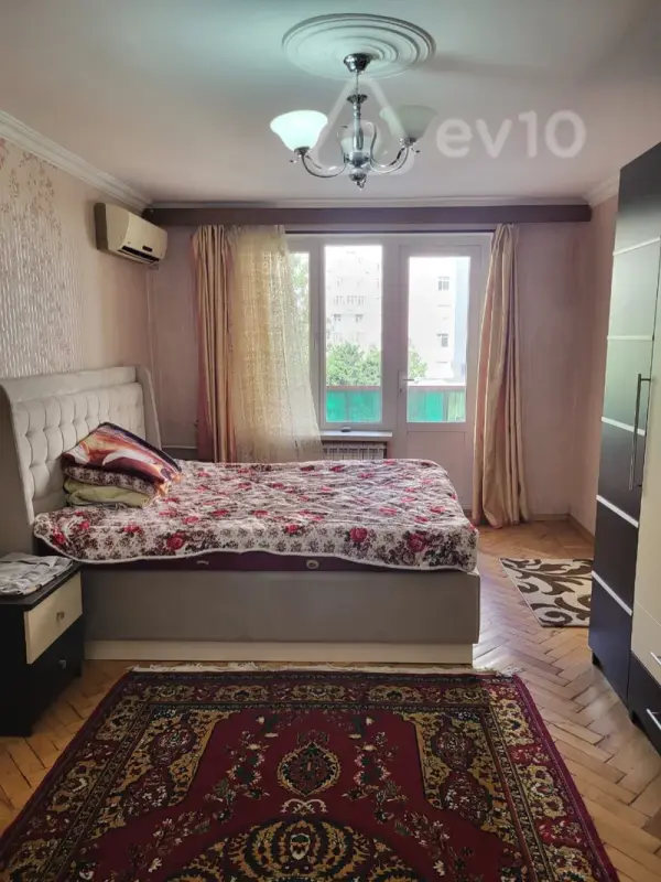 Kirayə verilir 3 otaqlı köhnə tikili 80 m²