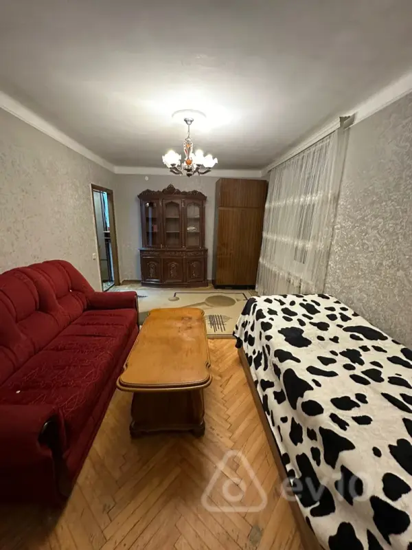Kirayə verilir 1 otaqlı köhnə tikili 45 m²
