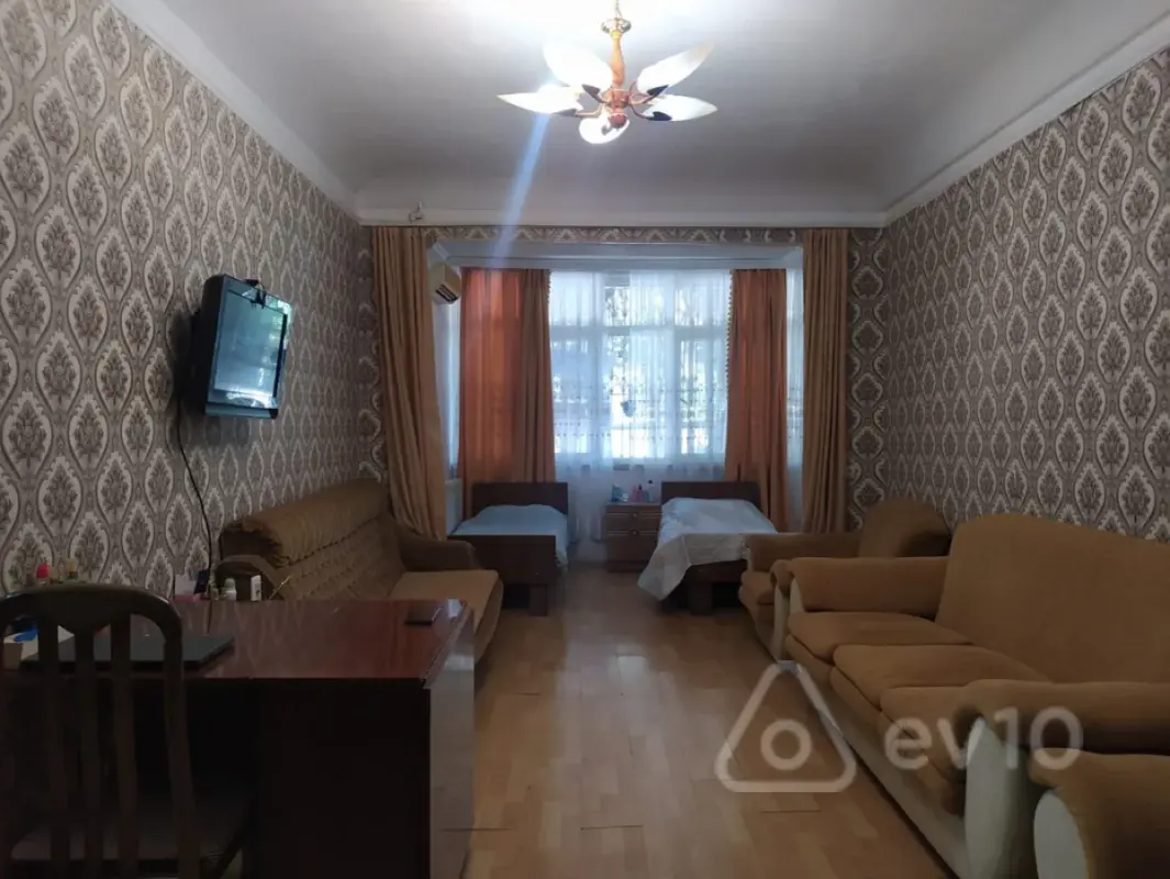 Kirayə verilir 2 otaqlı köhnə tikili 45 m²