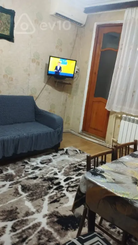 Kirayə verilir 3 otaqlı köhnə tikili 55 m²