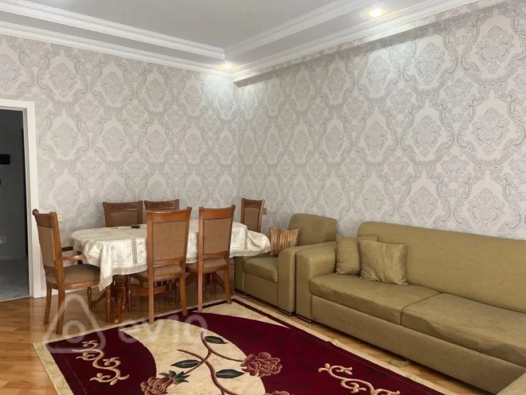 Kirayə verilir 2 otaqlı yeni tikili 75 m²