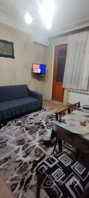 Kirayə verilir 3 otaqlı köhnə tikili 60 m²