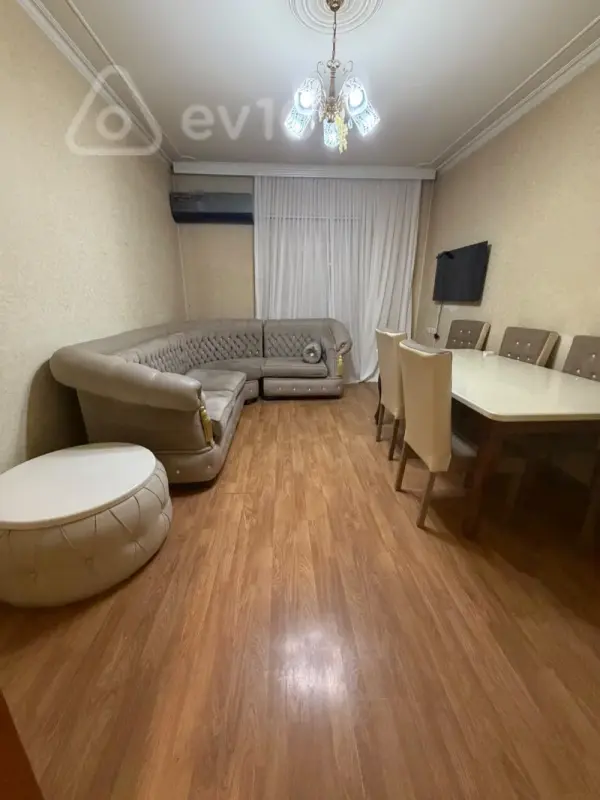 Kirayə verilir 3 otaqlı yeni tikili 70 m²