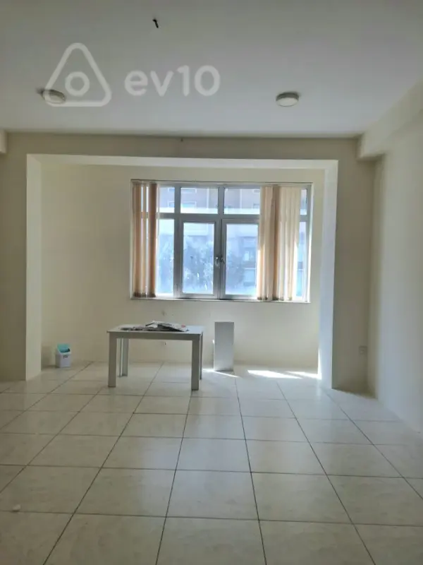 Kirayə verilir 10 otaqlı ofis 450 m²