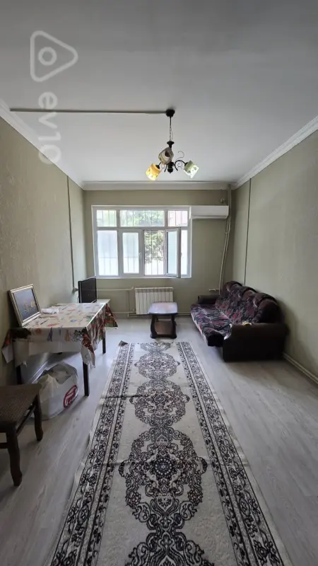 Kirayə verilir 2 otaqlı köhnə tikili 45 m²