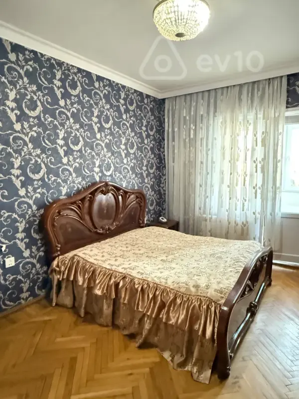 Kirayə verilir 2 otaqlı köhnə tikili 55 m²