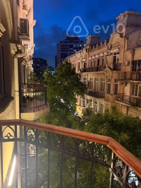 Kirayə verilir 3 otaqlı köhnə tikili 66 m²