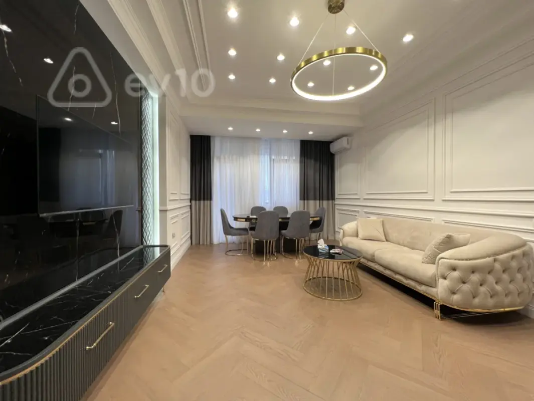 Kirayə verilir 3 otaqlı yeni tikili 140 m²