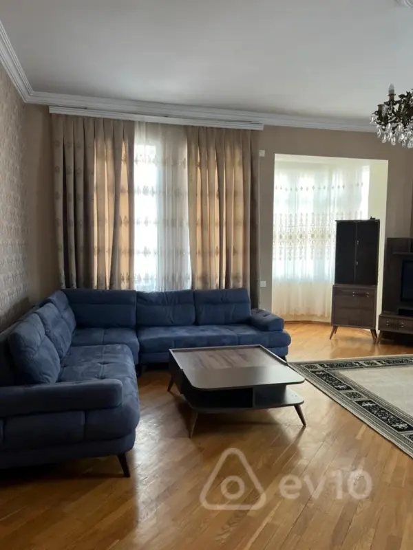 Kirayə verilir 4 otaqlı yeni tikili 140 m²