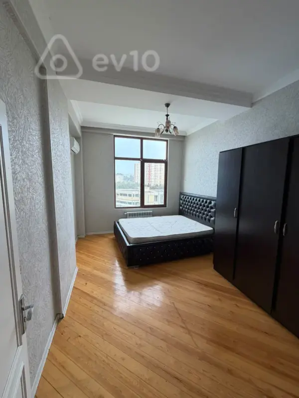 Kirayə verilir 3 otaqlı yeni tikili 81 m²