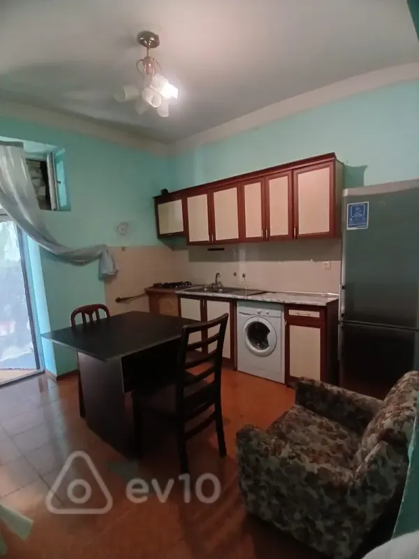 Kirayə verilir 1 otaqlı həyət evi 30 m²