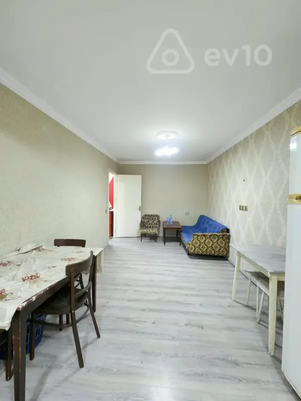 Satılır 2 otaqlı köhnə tikili 45 m²