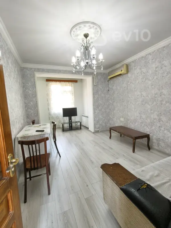 Kirayə verilir 2 otaqlı köhnə tikili 38 m²