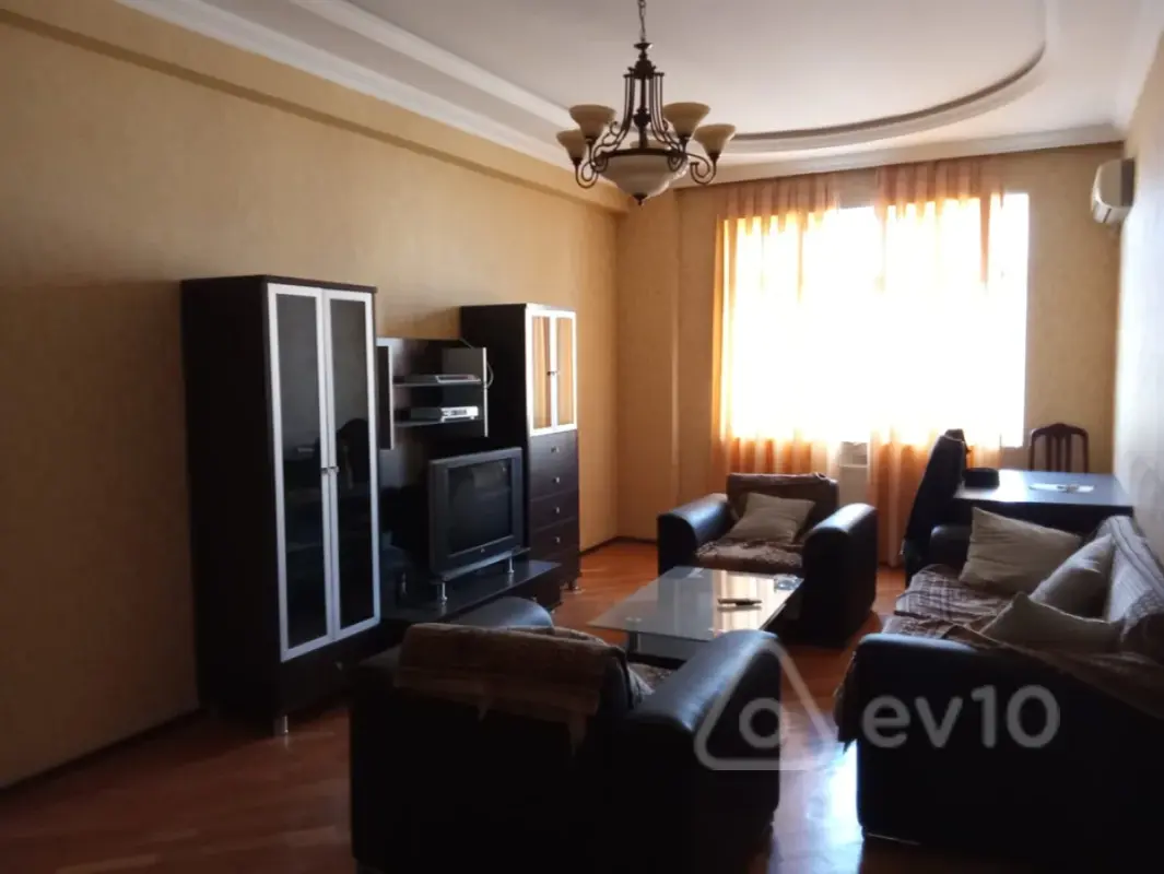 Kirayə verilir 2 otaqlı yeni tikili 100 m²