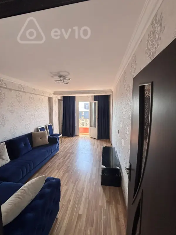 Kirayə verilir 2 otaqlı köhnə tikili 45 m²