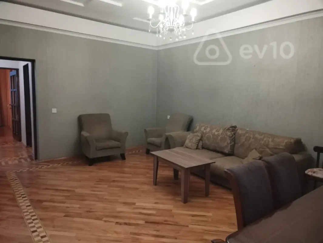 Kirayə verilir 3 otaqlı köhnə tikili 90 m²