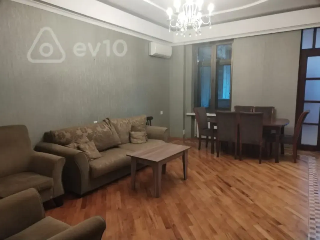 Kirayə verilir 3 otaqlı köhnə tikili 90 m²