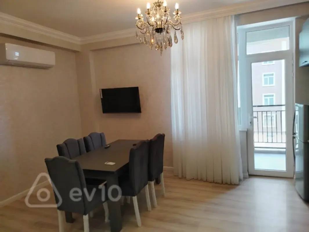 Kirayə verilir 2 otaqlı yeni tikili 65 m²