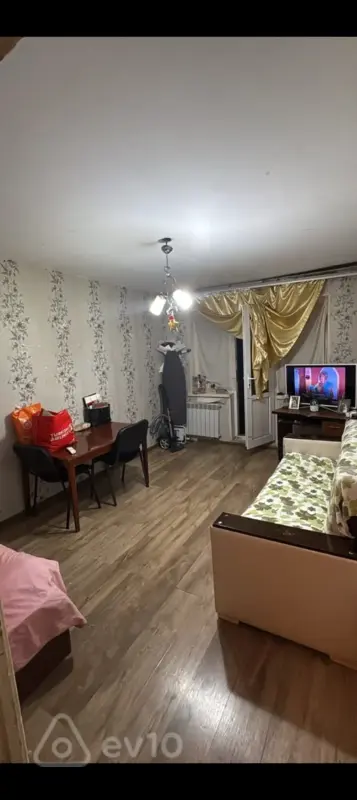 Satılır 1 otaqlı köhnə tikili 44 m²