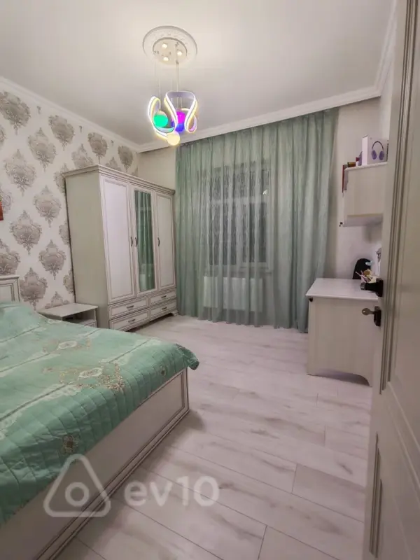 Satılır 4 otaqlı həyət evi 140 m²