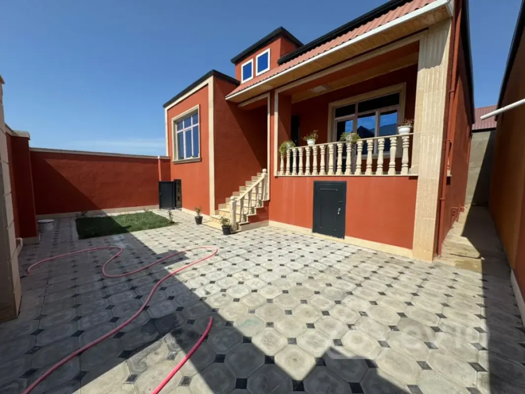 Satılır 4 otaqlı həyət evi 136 m²