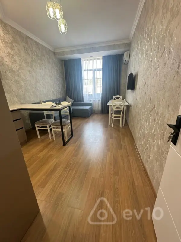 Kirayə verilir 2 otaqlı yeni tikili 50 m²