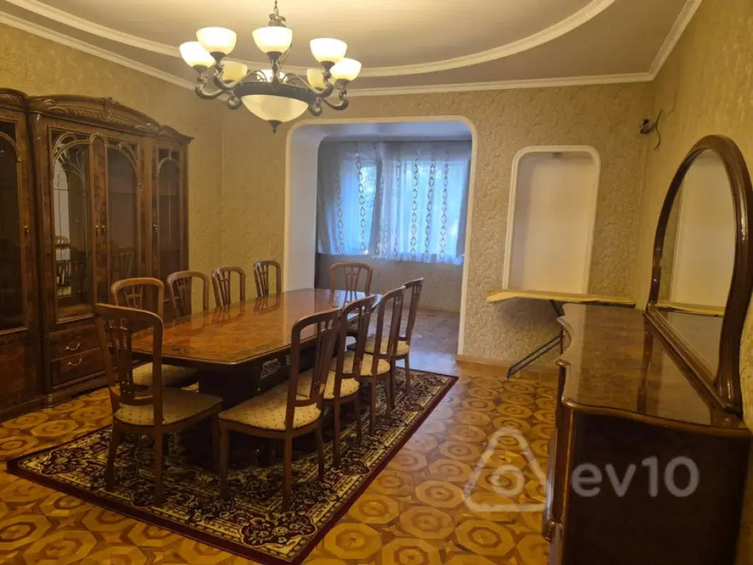 Kirayə verilir 3 otaqlı köhnə tikili 90 m²