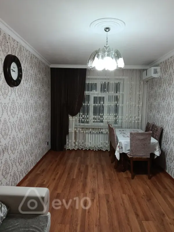 Kirayə verilir 3 otaqlı köhnə tikili 60 m²