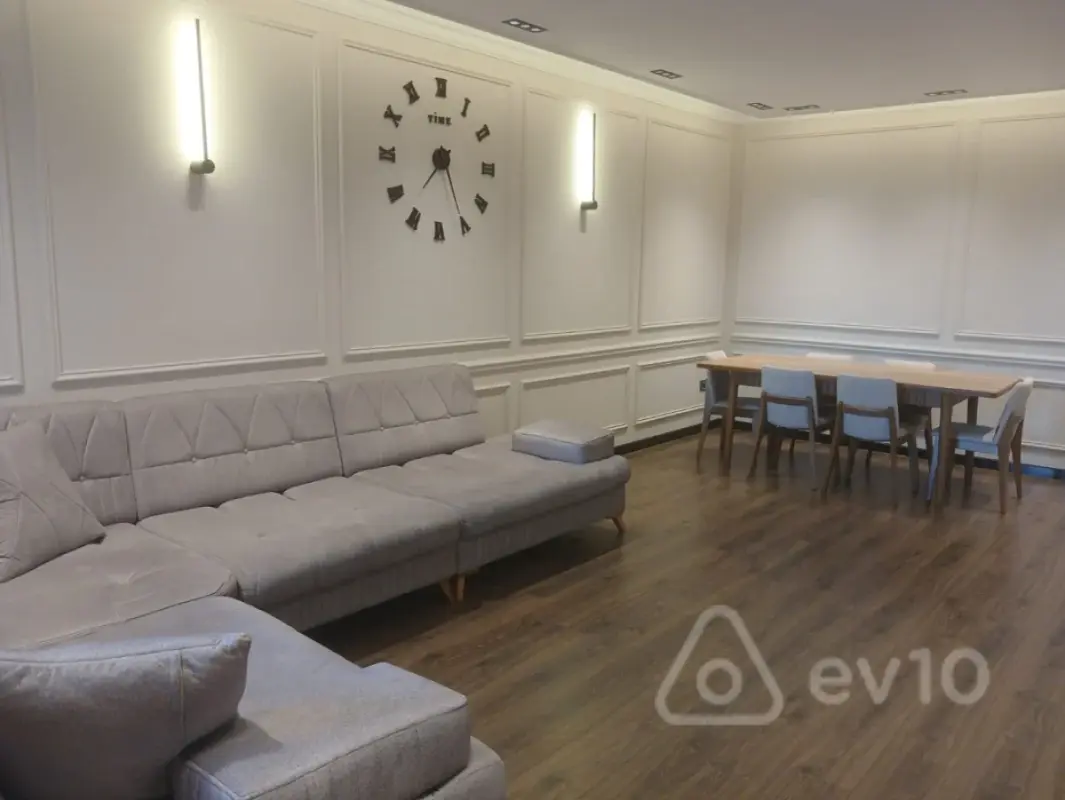 Kirayə verilir 3 otaqlı yeni tikili 110 m²