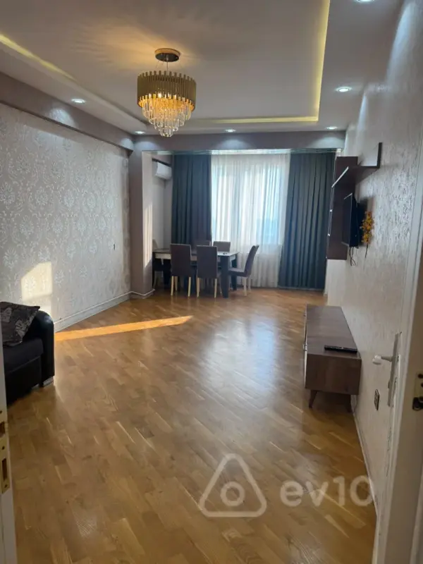 Kirayə verilir 2 otaqlı yeni tikili 73 m²
