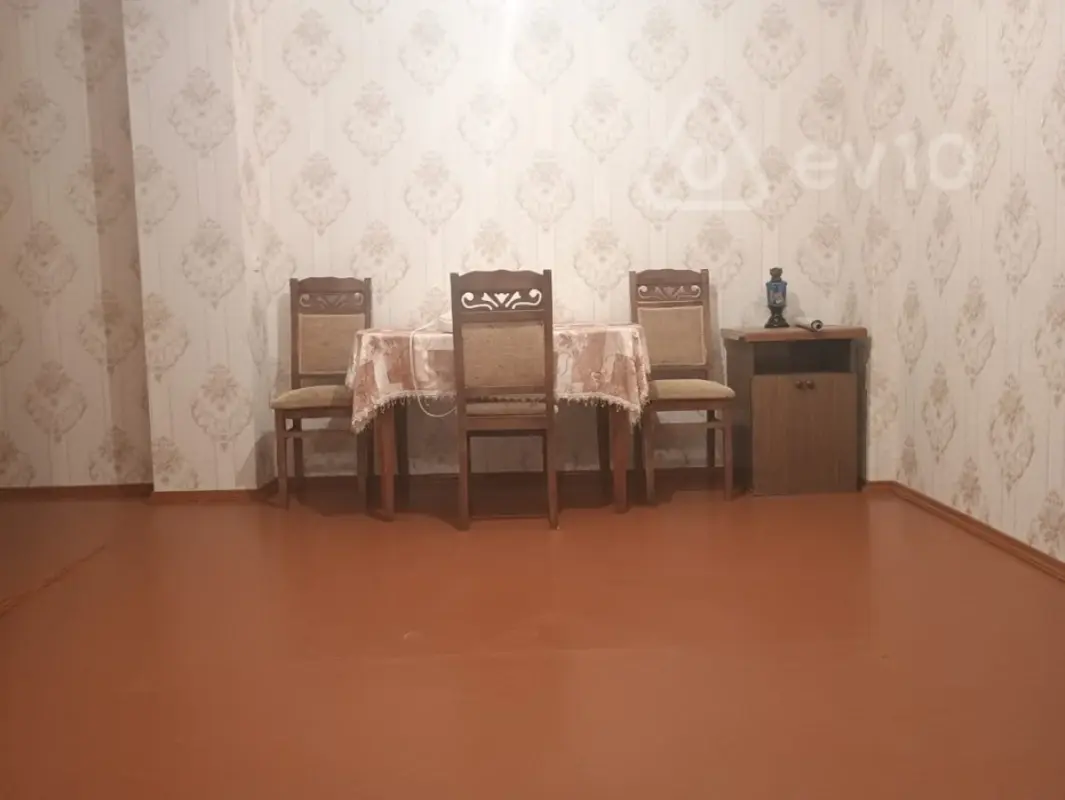 Kirayə verilir 2 otaqlı köhnə tikili 45 m²