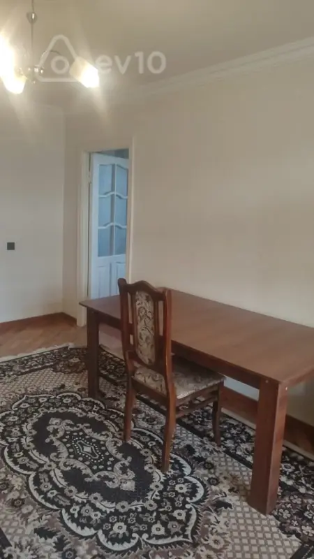 Kirayə verilir 2 otaqlı köhnə tikili 45 m²