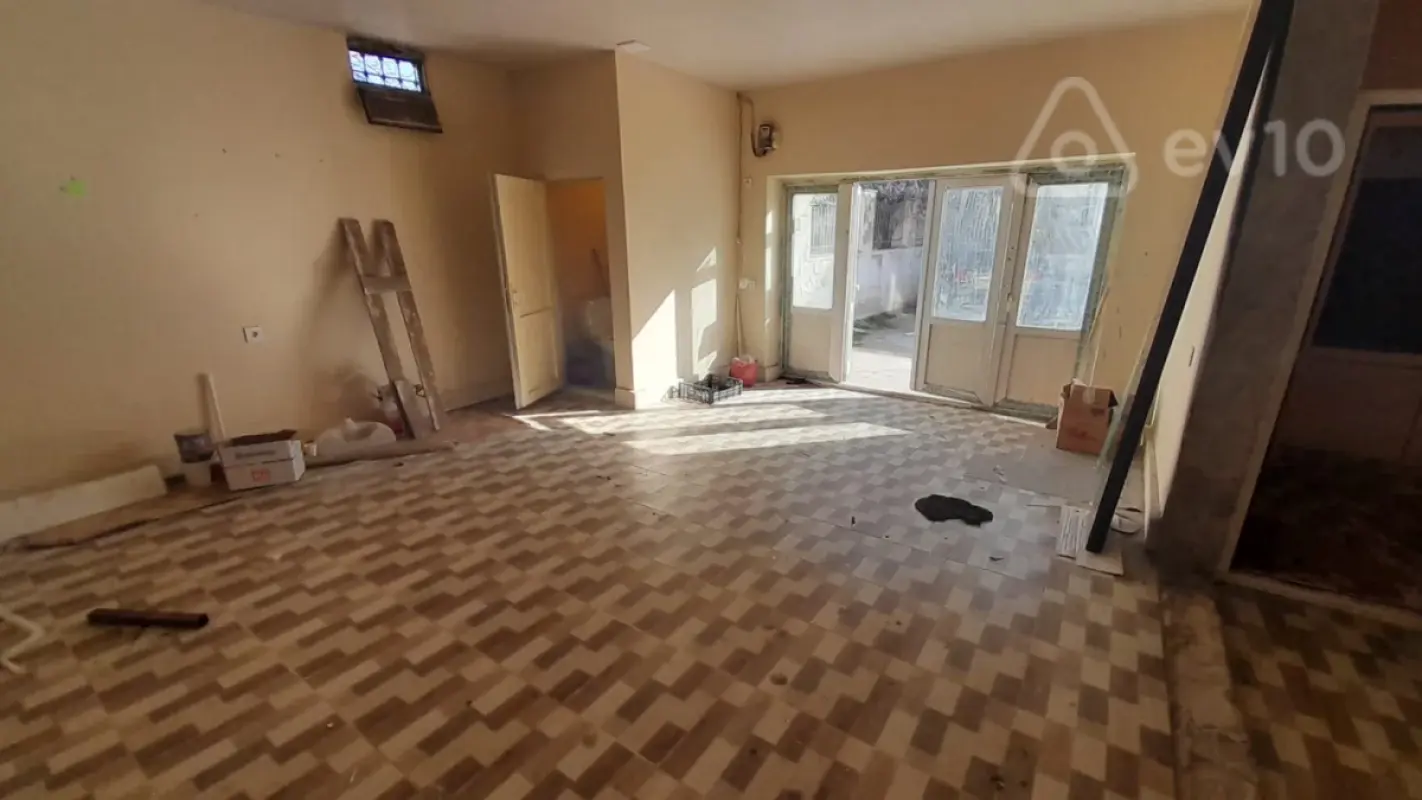 Satılır mənzil 24 m²