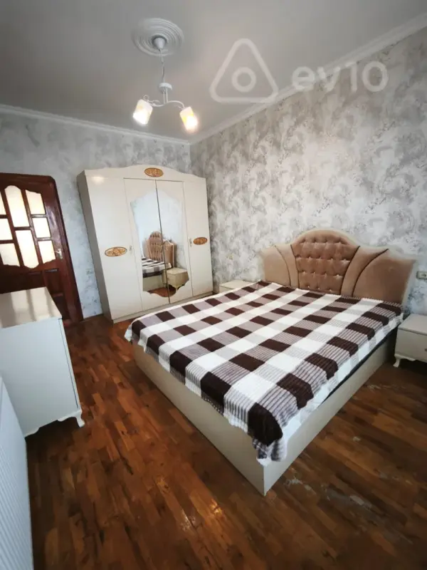 Kirayə verilir 3 otaqlı köhnə tikili 70 m²