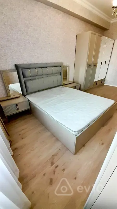 Kirayə verilir 2 otaqlı yeni tikili 71 m²