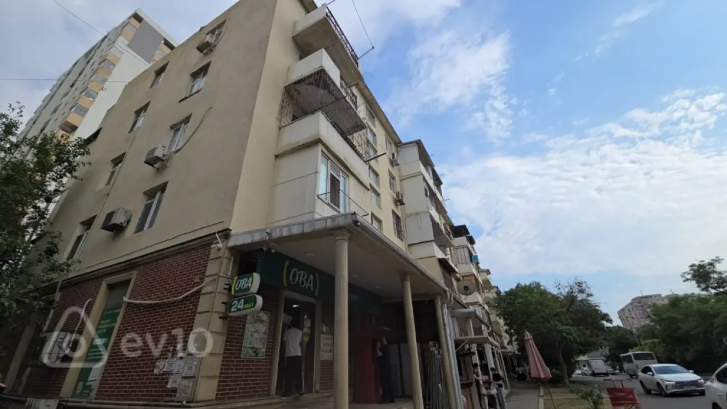 Satılır 1 otaqlı köhnə tikili 35 m²
