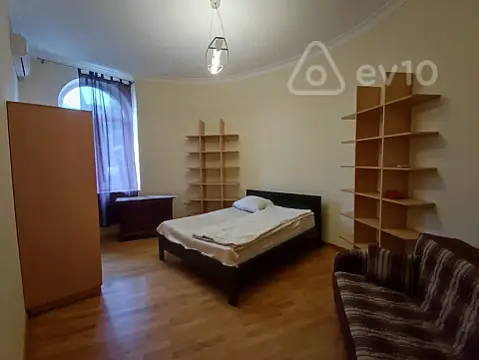 Kirayə verilir 3 otaqlı köhnə tikili 115 m² — Bakı, Səbail 3 otaq 115.00 m²
