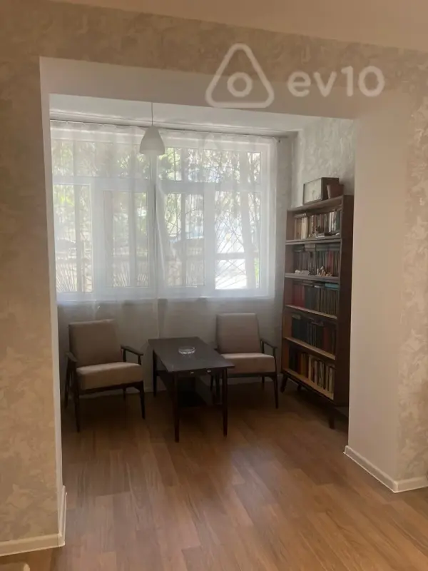 Kirayə verilir 3 otaqlı köhnə tikili 60 m²