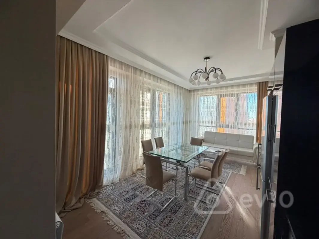 Kirayə verilir 3 otaqlı yeni tikili 80 m²