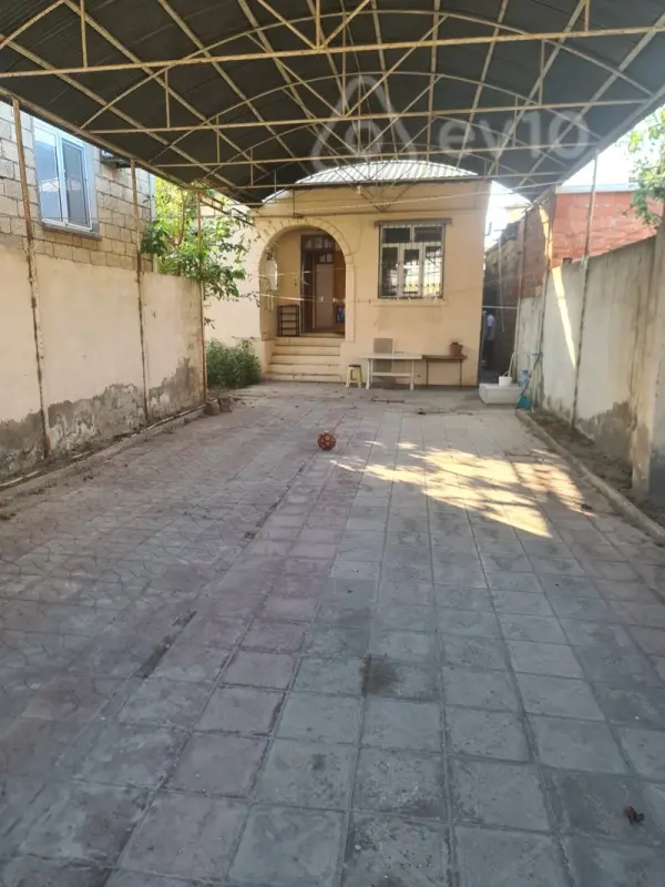 Kirayə verilir 2 otaqlı həyət evi 63 m²