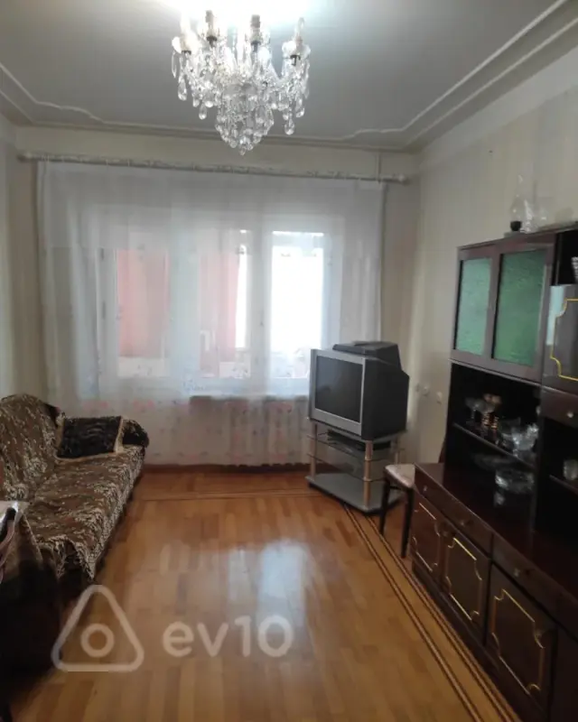 Kirayə verilir 3 otaqlı köhnə tikili 85 m²
